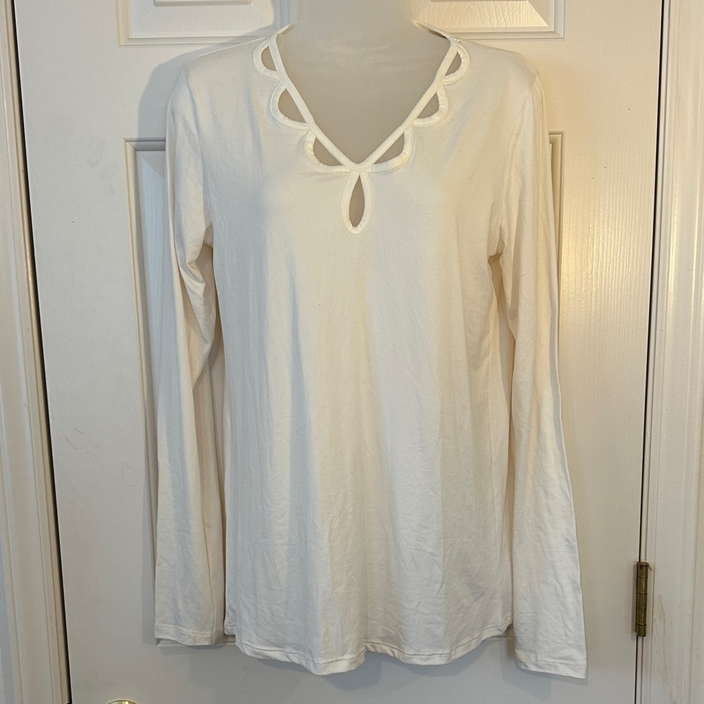 Daytrip Off White Long Sleeve Top with gorgeous neckline